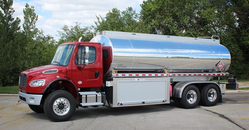best industries to offer your trucking services in 2023 - gas and oil industry
